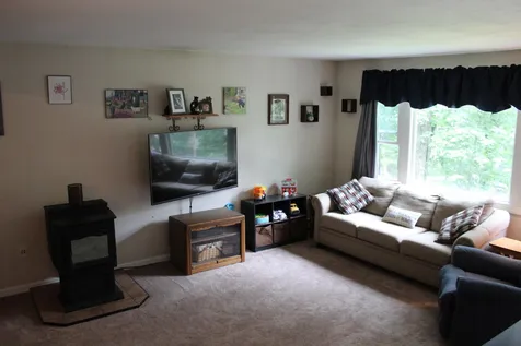 5 Richard Court Raymond NH 03077
