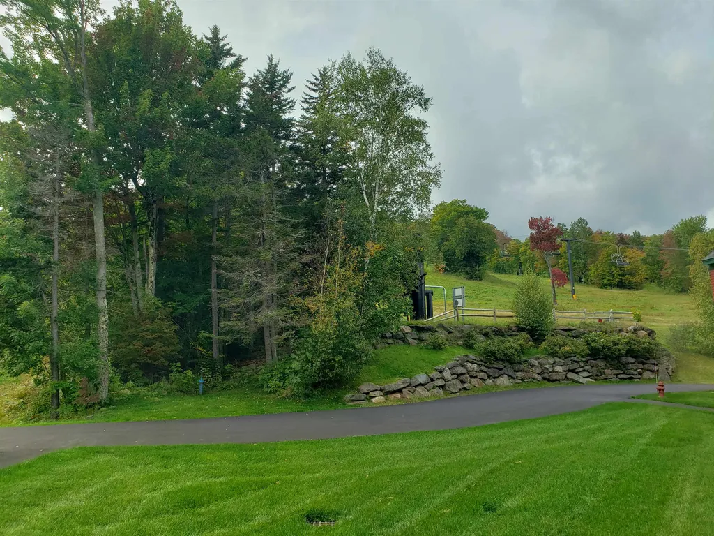 143, 3 89 Grand Summit Way Dover VT 05356