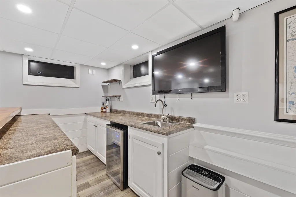 130 E Hobart Street Nashua NH 03060