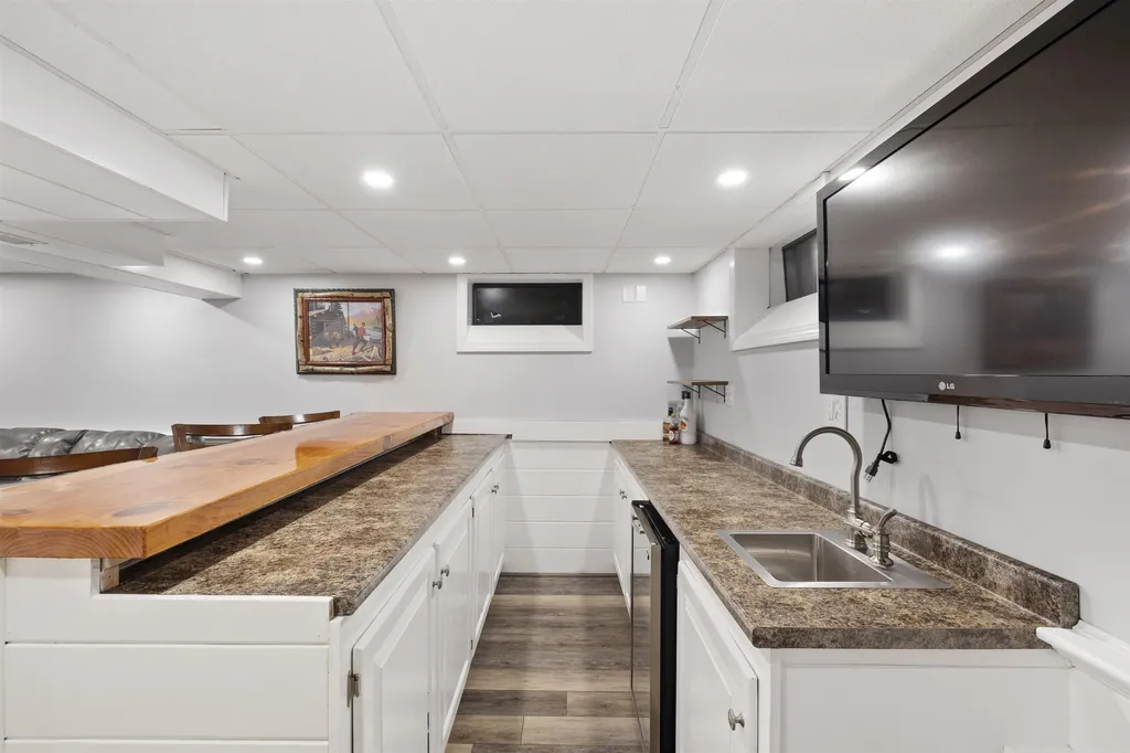 130 E Hobart Street Nashua NH 03060