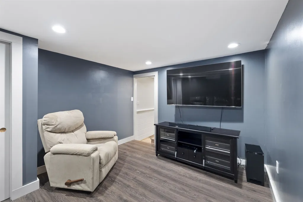 130 E Hobart Street Nashua NH 03060