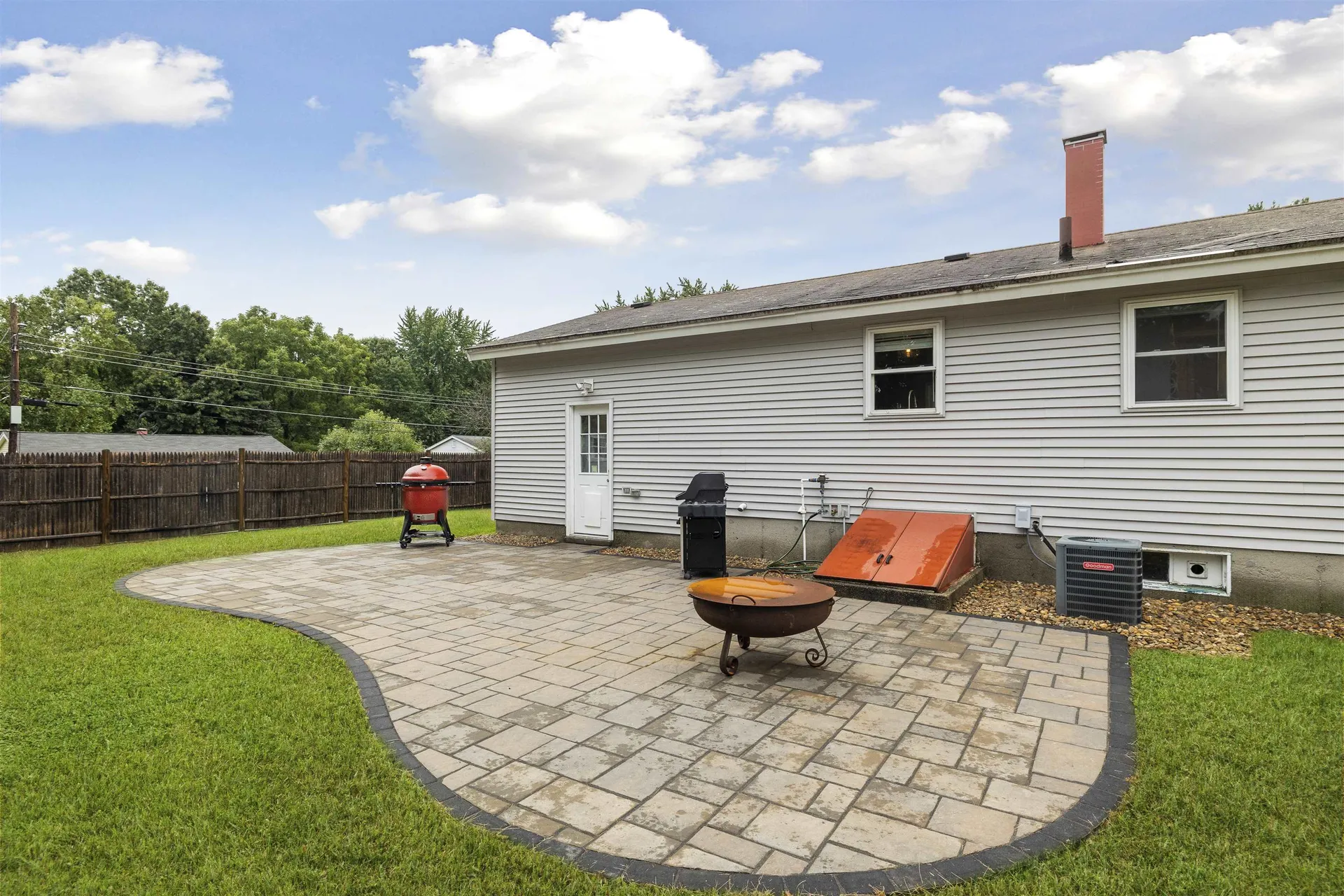 130 E Hobart Street Nashua NH 03060