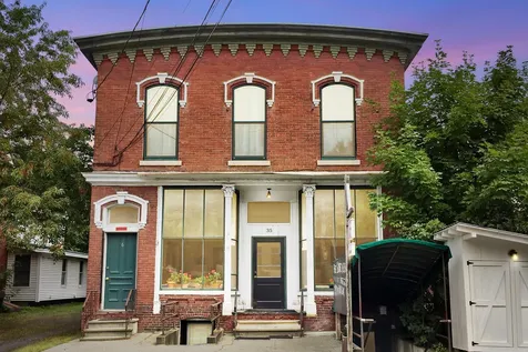 35 South Windsor Street Royalton VT 05068