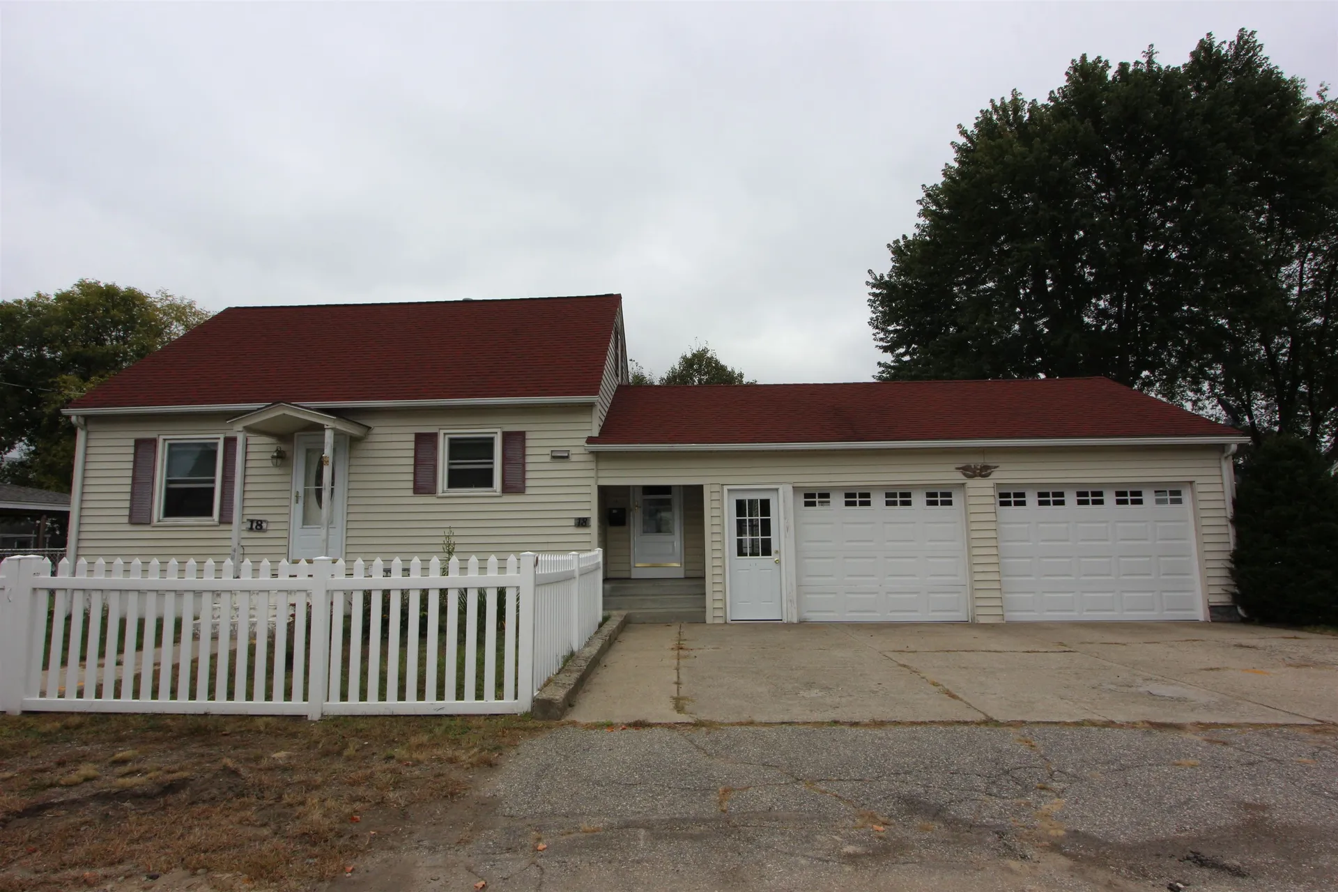 18 Dexter Street Nashua NH 03060-4424
