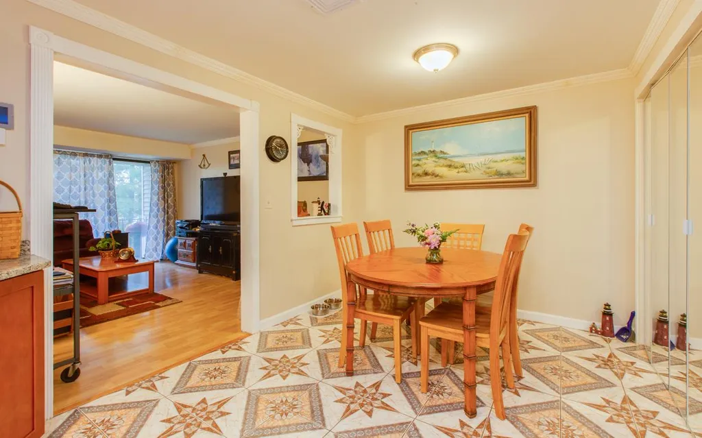 4 Roedean Drive Nashua NH 03063