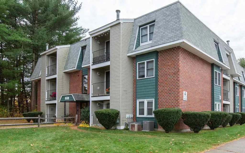4 Roedean Drive Nashua NH 03063