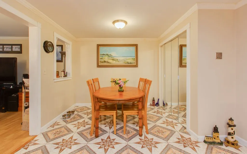 4 Roedean Drive Nashua NH 03063