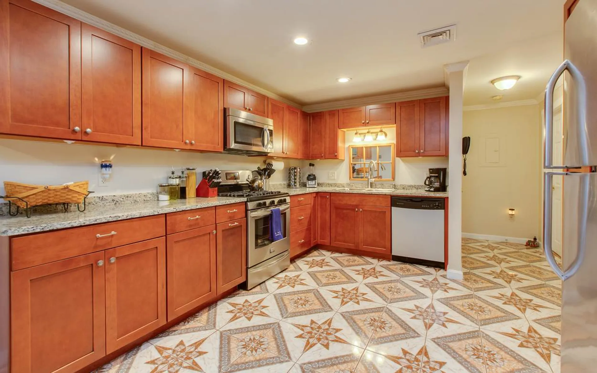 4 Roedean Drive Nashua NH 03063