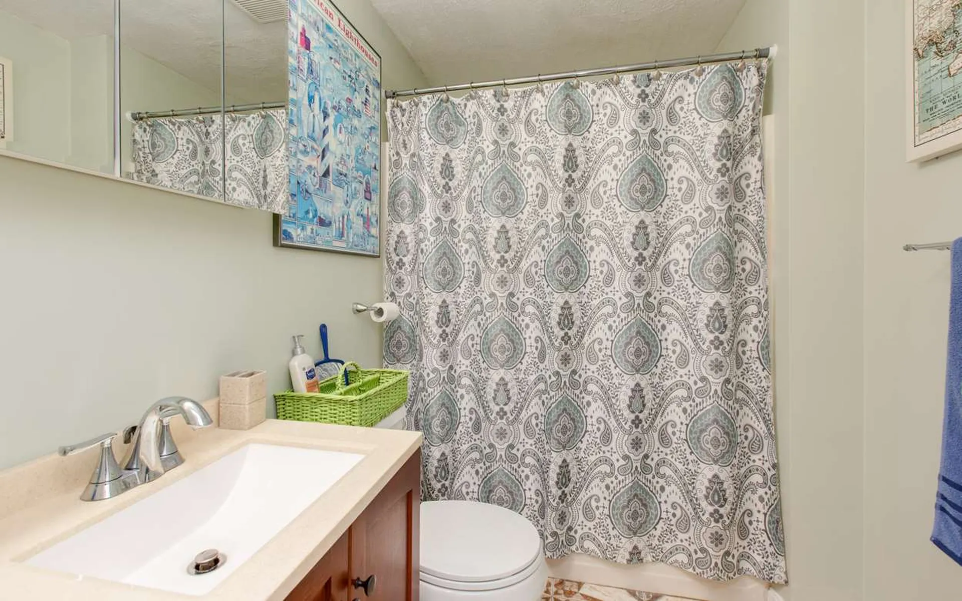 4 Roedean Drive Nashua NH 03063
