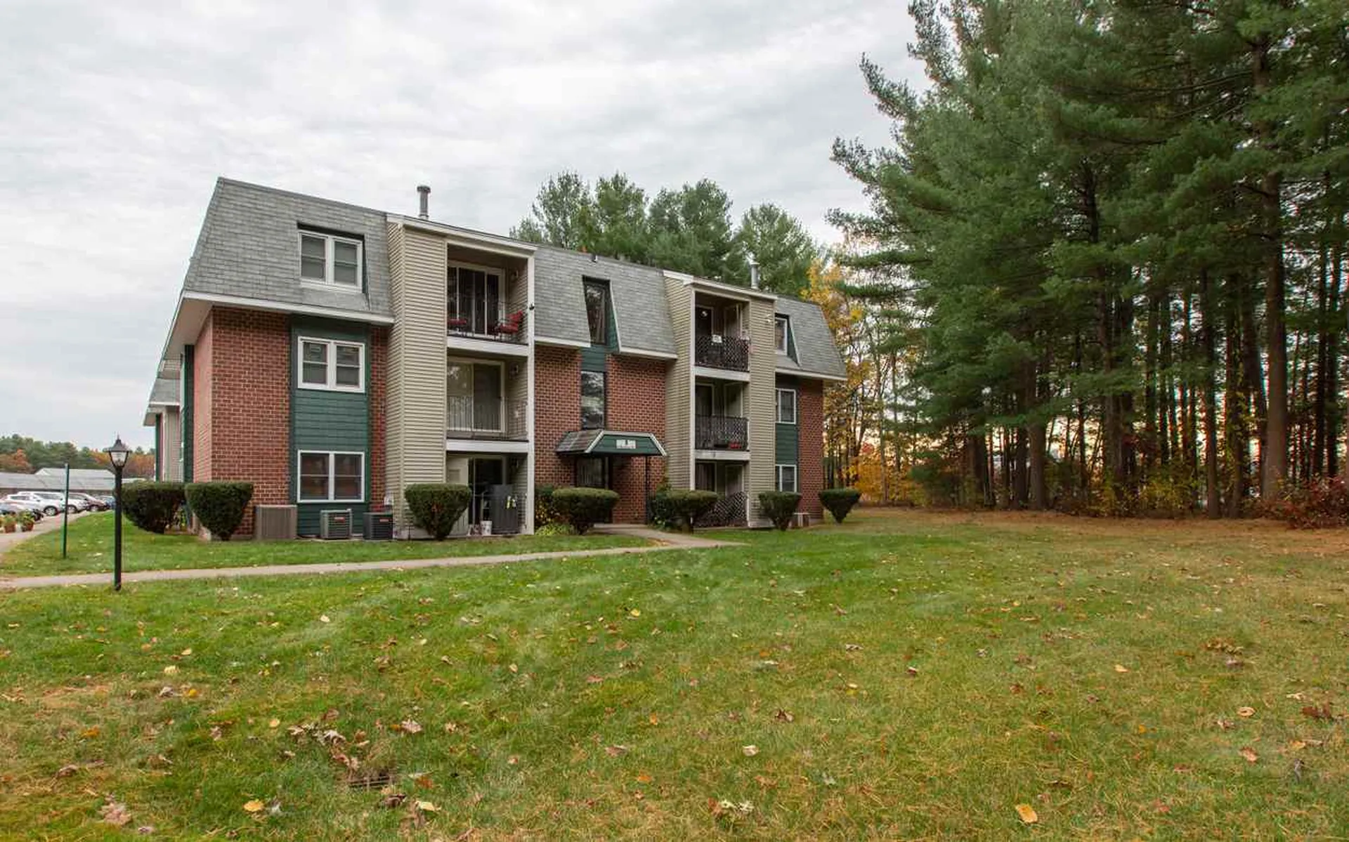 4 Roedean Drive Nashua NH 03063