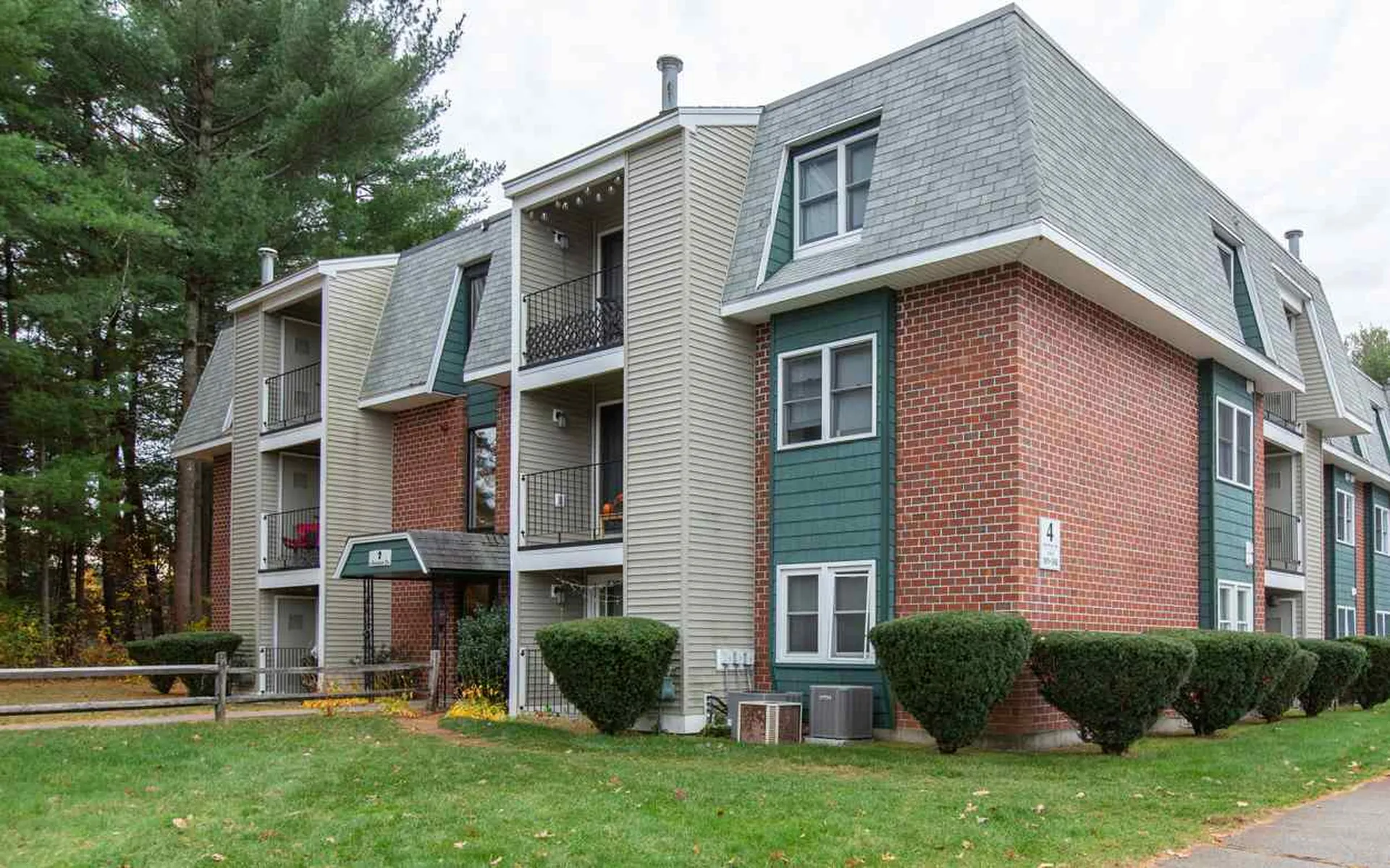 4 Roedean Drive Nashua NH 03063