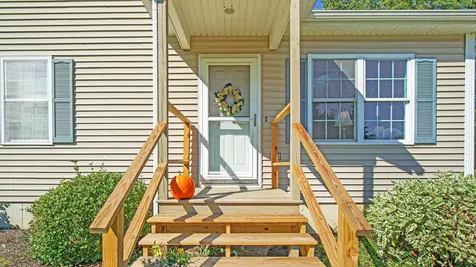 8 Ciara Drive Grand Isle VT 05458