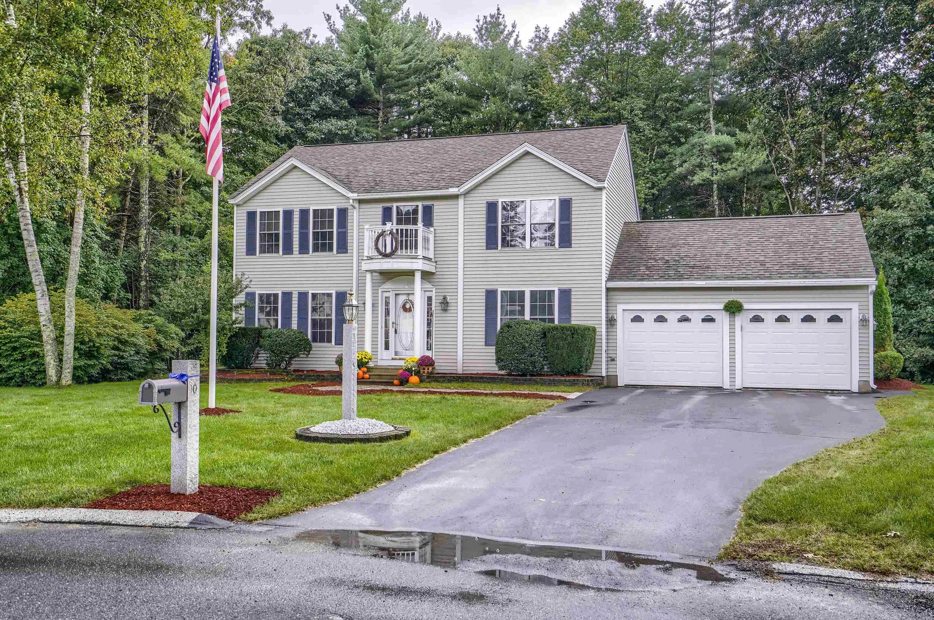 10 Acorn Drive Londonderry NH 03053