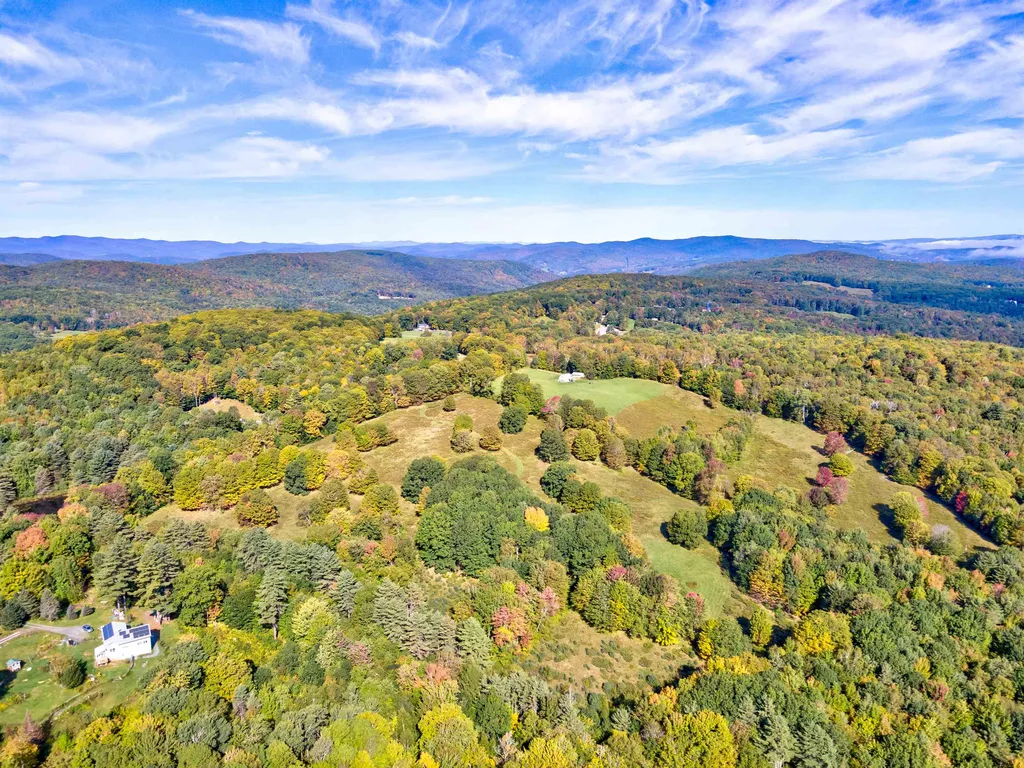 110 Advent Hill Road Hartland VT 05048