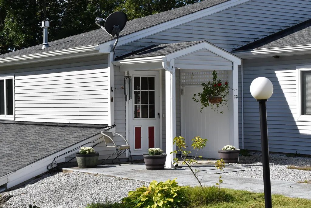 131 Pittsford Commons Pittsford VT 05763