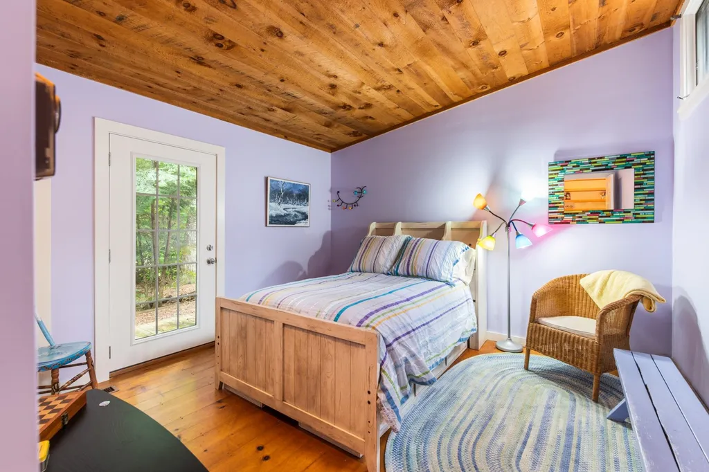 31 Lakewood Manor Road Newbury NH 03255