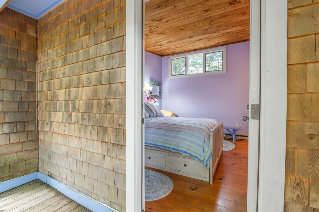 31 Lakewood Manor Road Newbury NH 03255