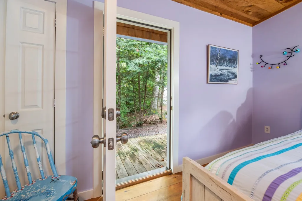 31 Lakewood Manor Road Newbury NH 03255
