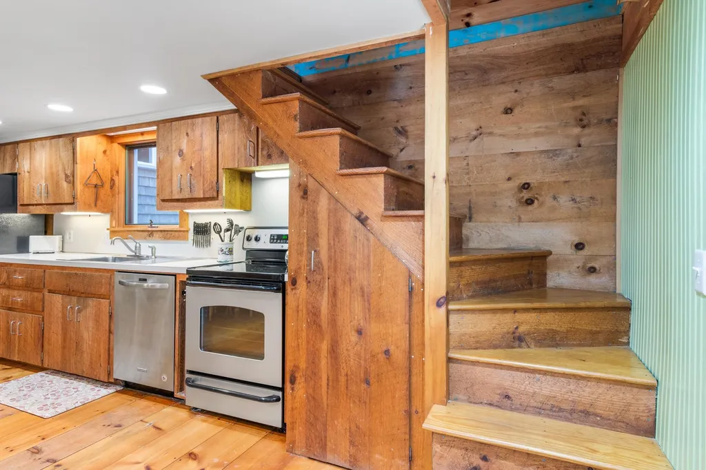 31 Lakewood Manor Road Newbury NH 03255