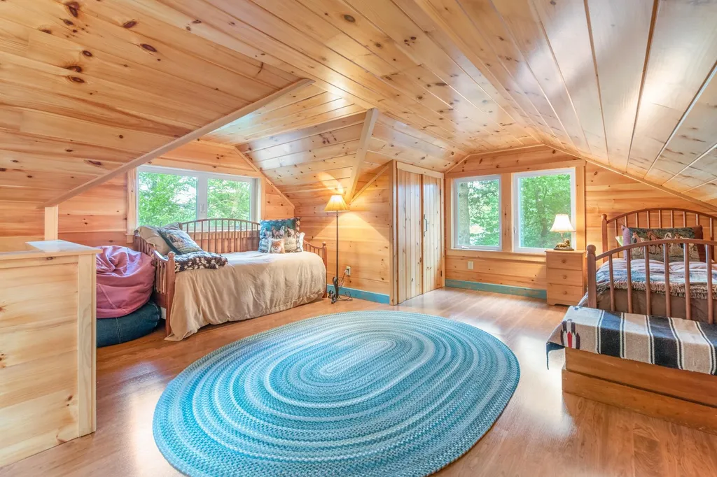 31 Lakewood Manor Road Newbury NH 03255
