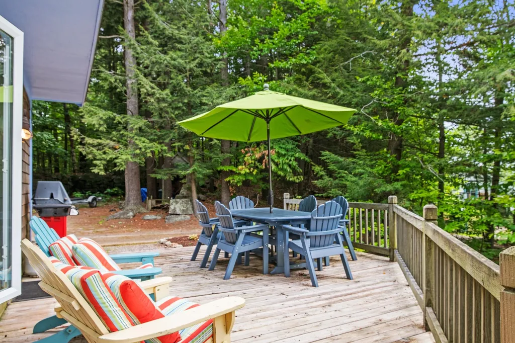 31 Lakewood Manor Road Newbury NH 03255
