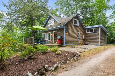 31 Lakewood Manor Road Newbury NH 03255