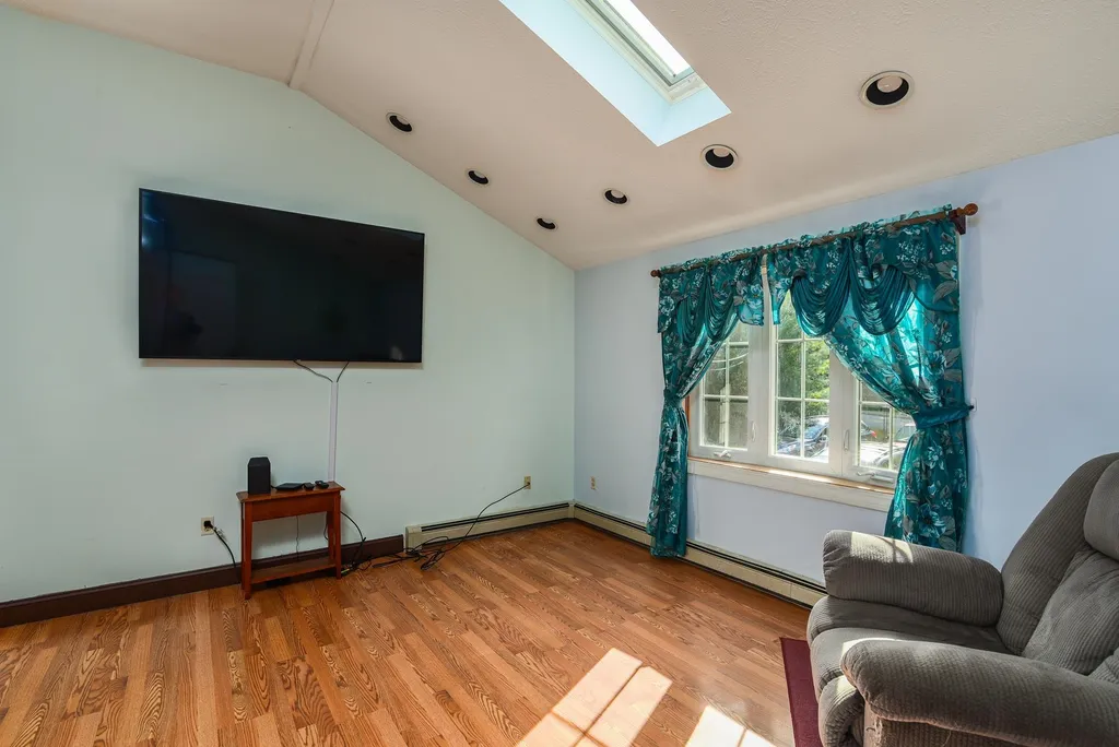 29 Davis Boulevard Rochester NH 03868