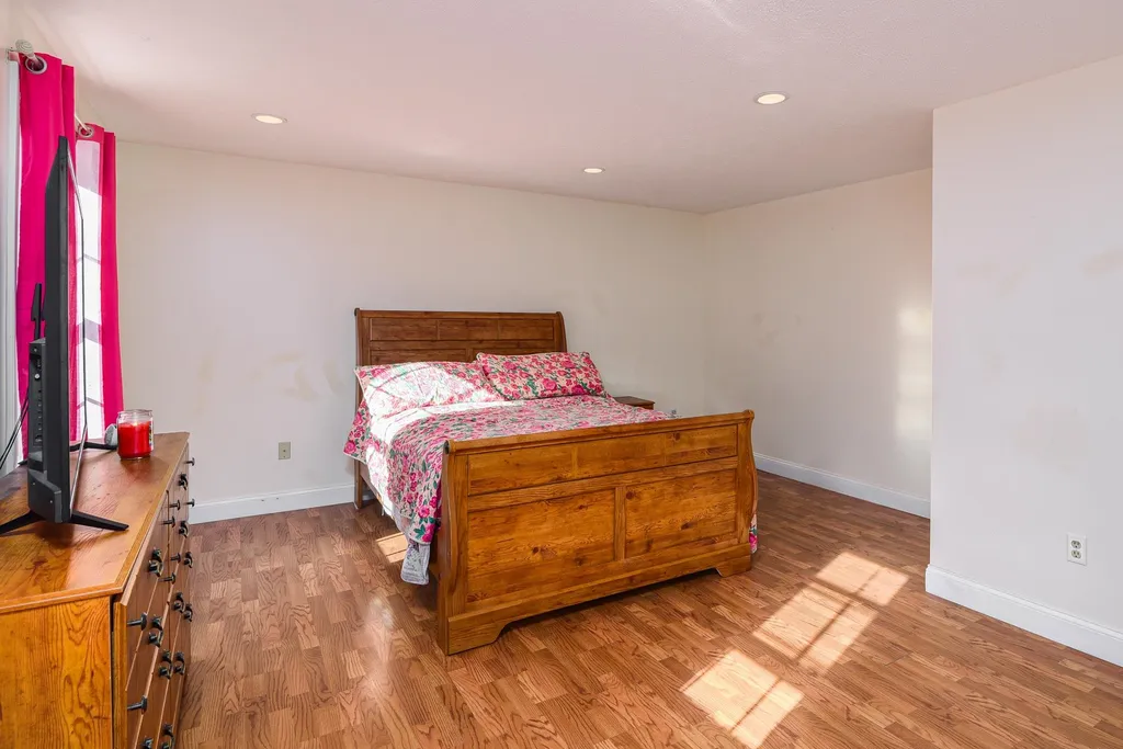 29 Davis Boulevard Rochester NH 03868