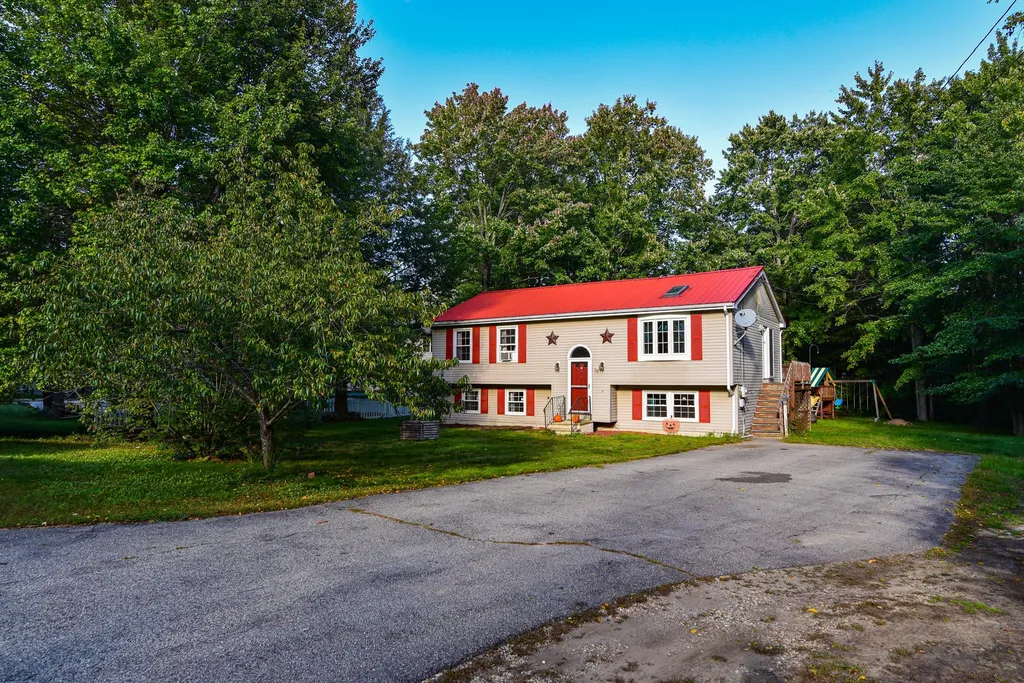 29 Davis Boulevard Rochester NH 03868