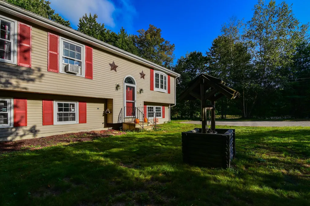 29 Davis Boulevard Rochester NH 03868