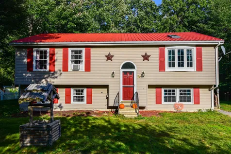 29 Davis Boulevard Rochester NH 03868