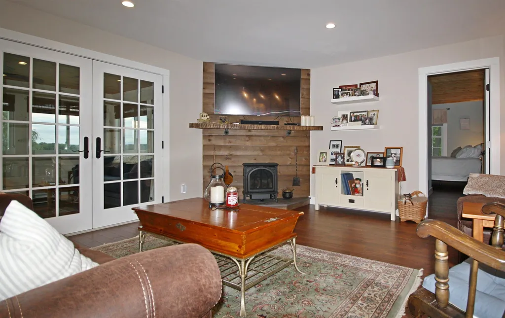 15 Shoreham-whiting Road Whiting VT 05778