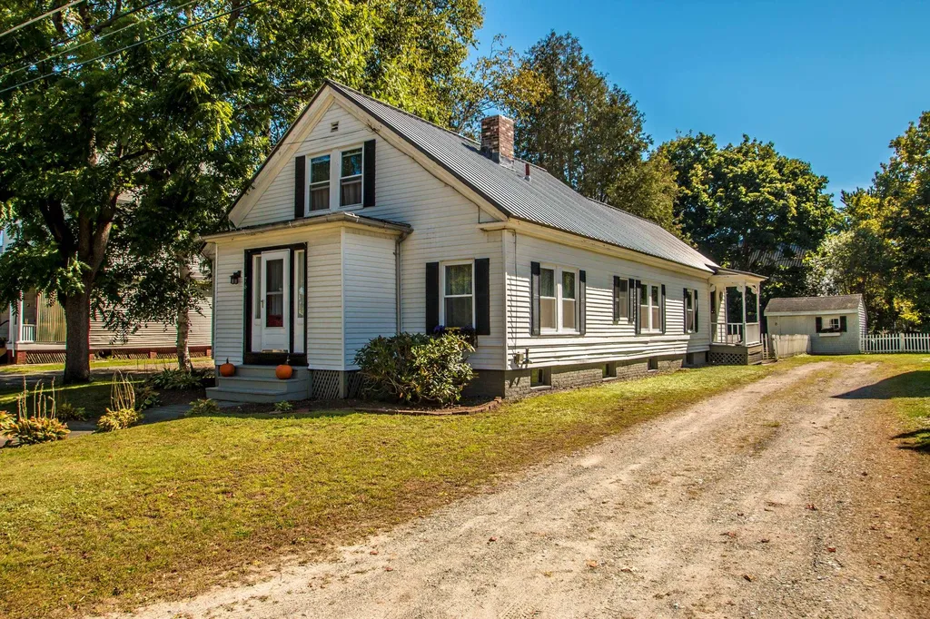 76 Elm Street Lancaster NH 03584