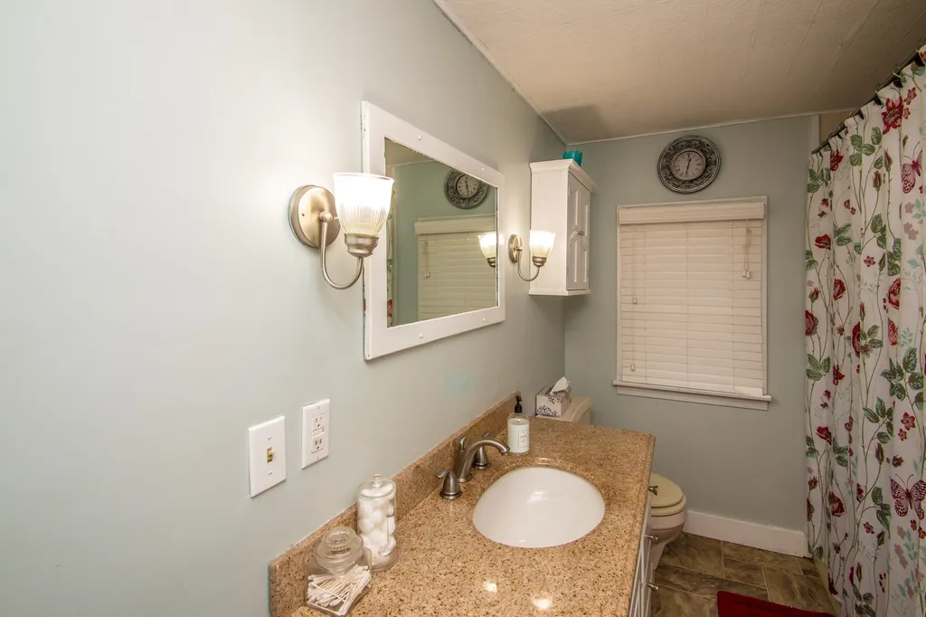 76 Elm Street Lancaster NH 03584