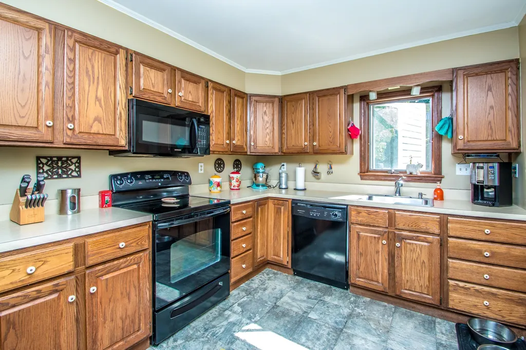 76 Elm Street Lancaster NH 03584