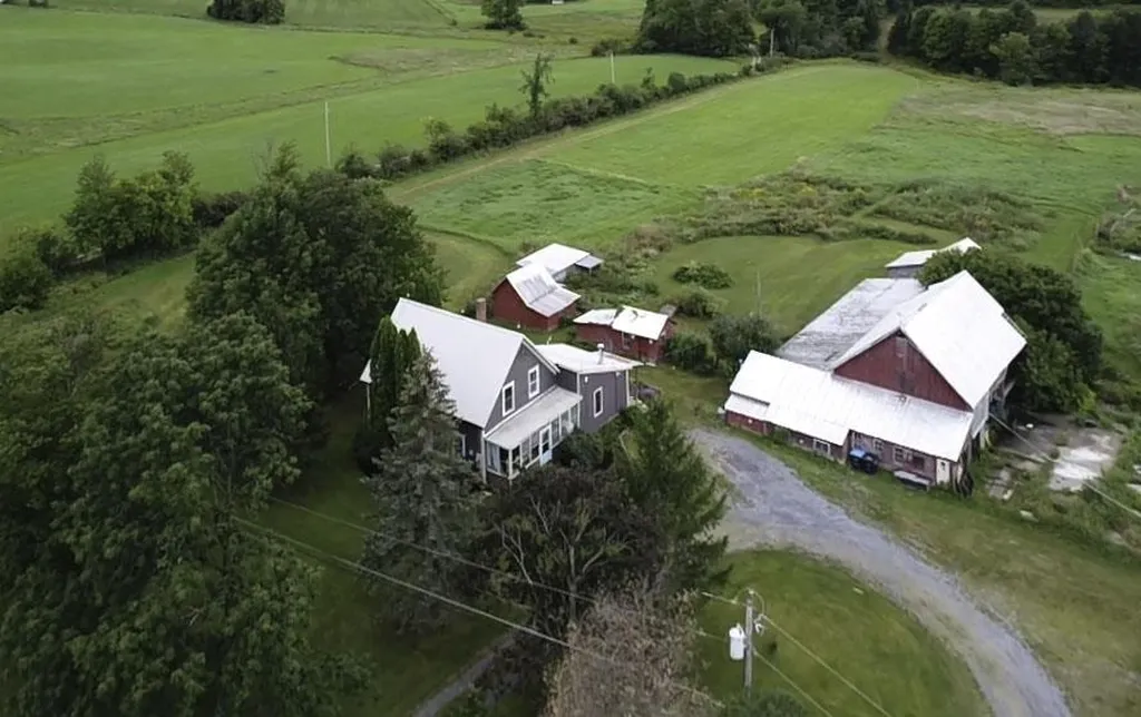 4467 Munger Street New Haven VT 05472