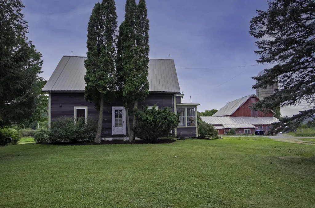 4467 Munger Street New Haven VT 05472
