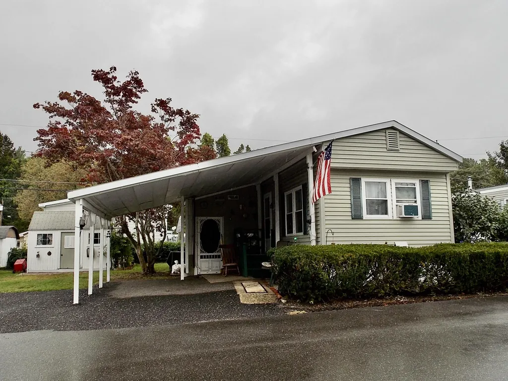 13 Eglin Boulevard Londonderry NH 03053