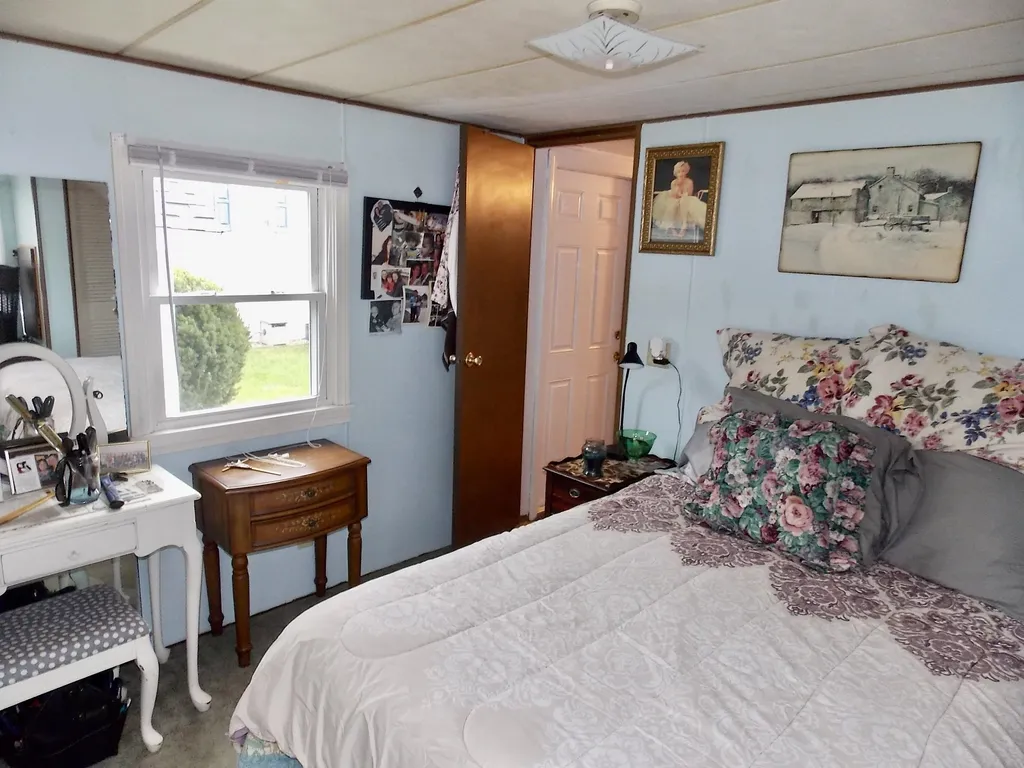 13 Eglin Boulevard Londonderry NH 03053