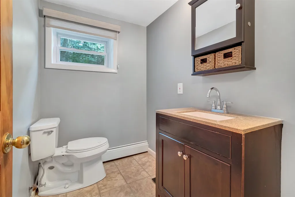 72 Walnut Avenue North Hampton NH 03862