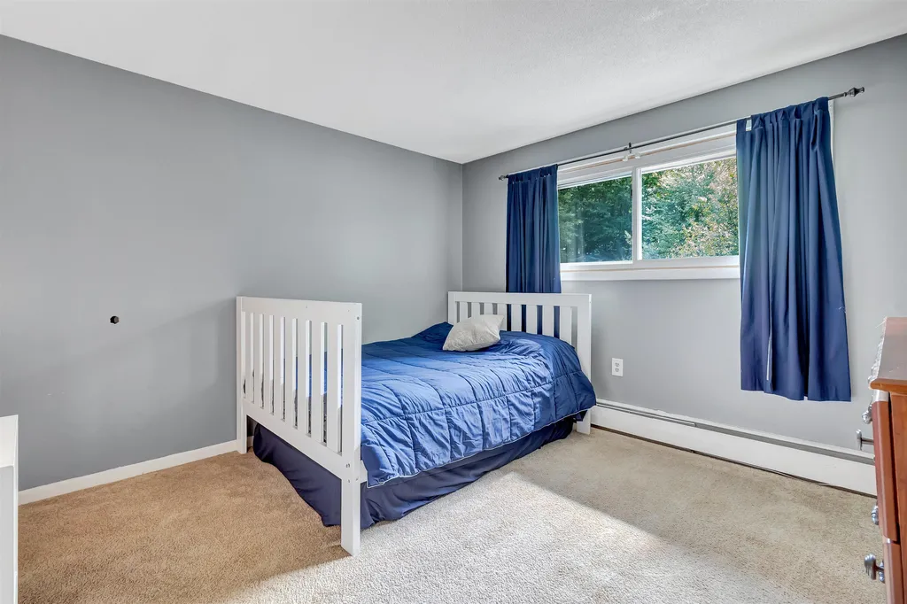 72 Walnut Avenue North Hampton NH 03862