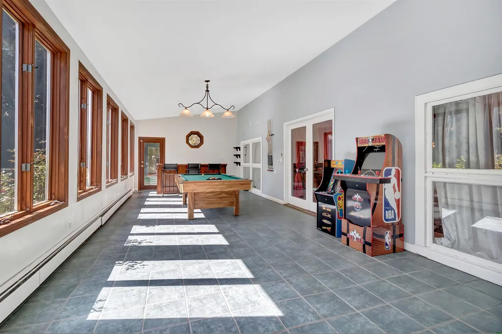 72 Walnut Avenue North Hampton NH 03862