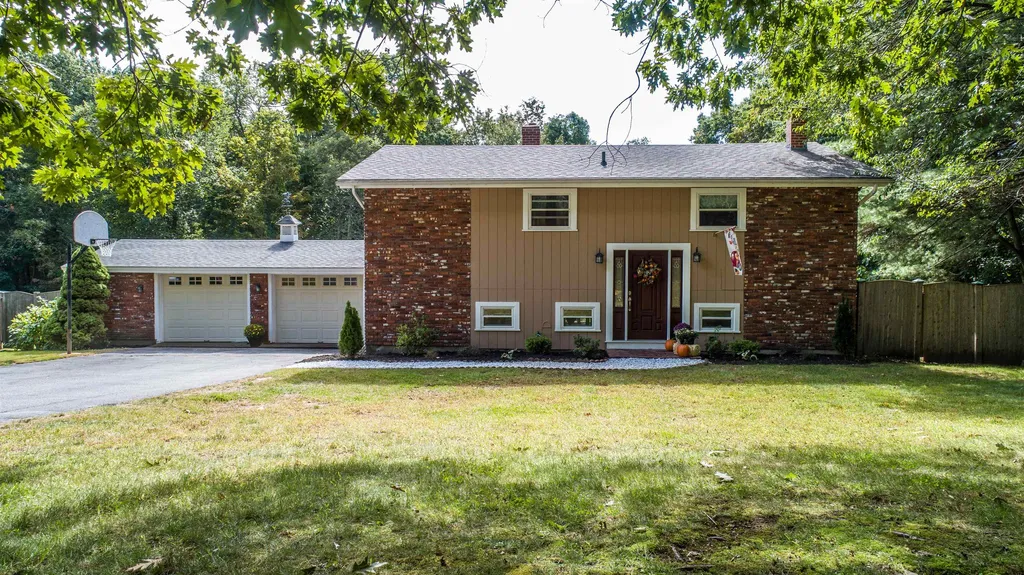 72 Walnut Avenue North Hampton NH 03862