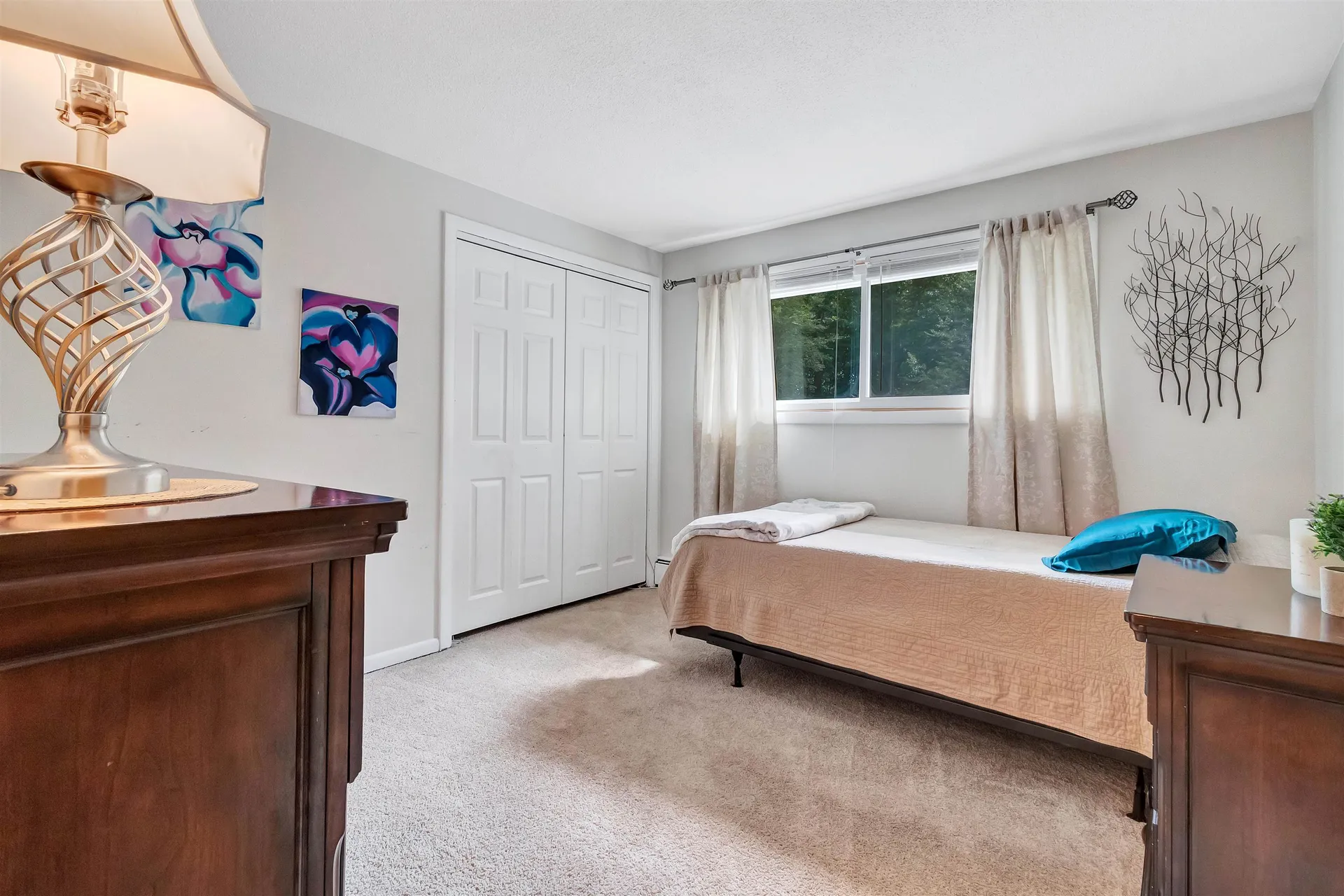 72 Walnut Avenue North Hampton NH 03862