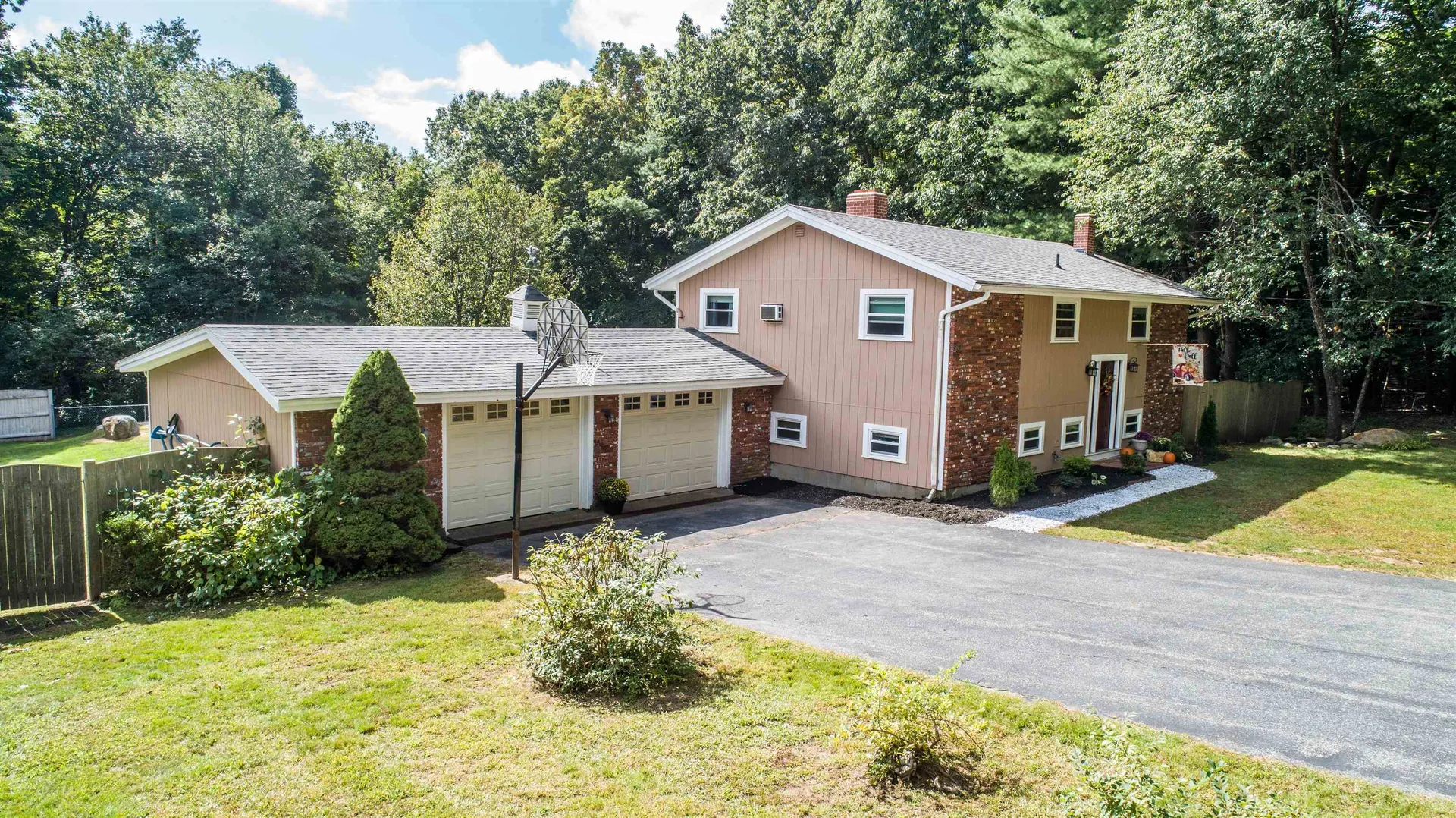 72 Walnut Avenue North Hampton NH 03862