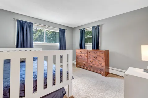 72 Walnut Avenue North Hampton NH 03862
