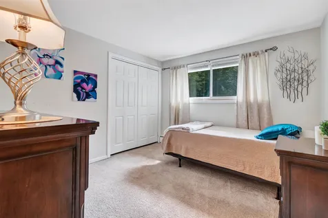 72 Walnut Avenue North Hampton NH 03862