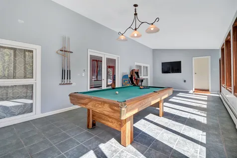 72 Walnut Avenue North Hampton NH 03862
