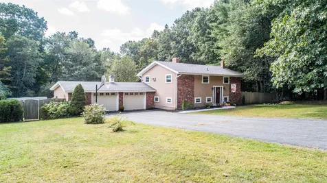 72 Walnut Avenue North Hampton NH 03862