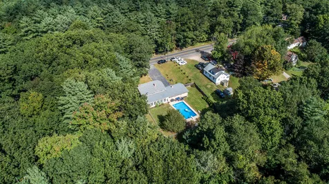 72 Walnut Avenue North Hampton NH 03862